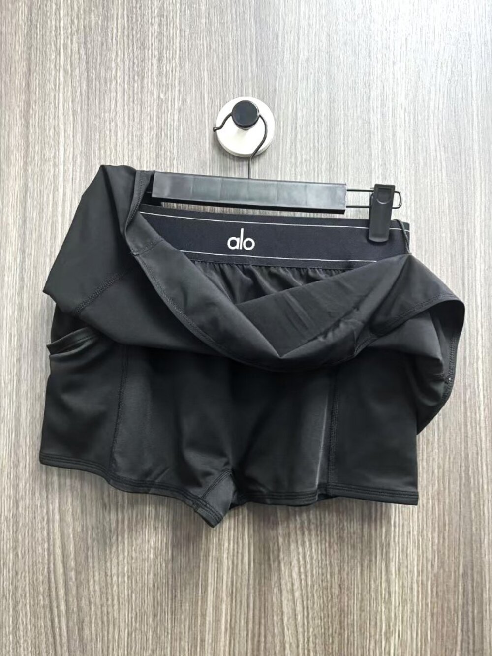 ✨Alo Match Point High-Waisted Tennis Mini Skirt (Black) 🖤 - Picture 4 of 6